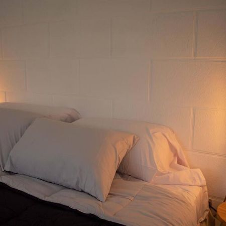 Hermoso Y Comodo Alojamiento Con Patio En Nunez بوينس آيرس المظهر الخارجي الصورة