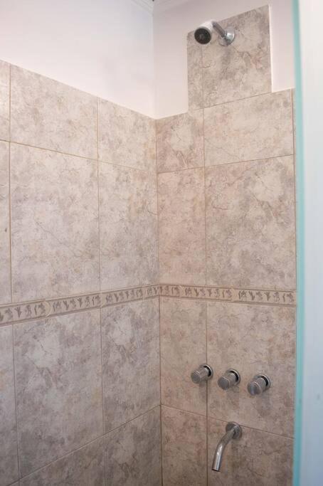 Hermoso Y Comodo Alojamiento Con Patio En Nunez بوينس آيرس المظهر الخارجي الصورة